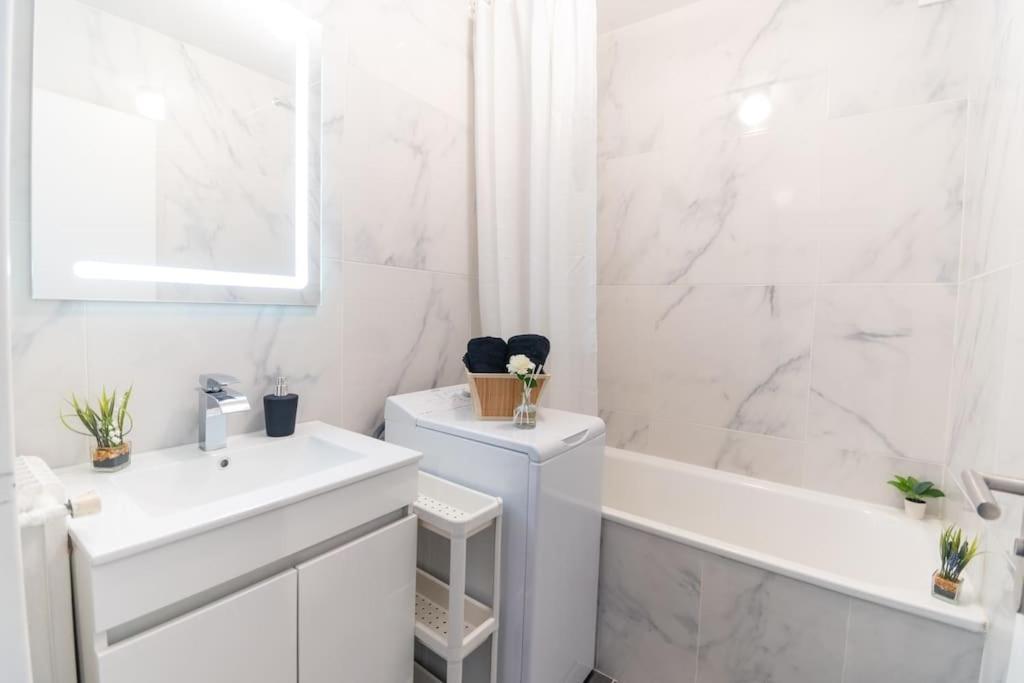 Апартаменти Le Citadin-T1-28M2-Pte Paris M7 Ле-Кремлен-Бісетр Екстер'єр фото